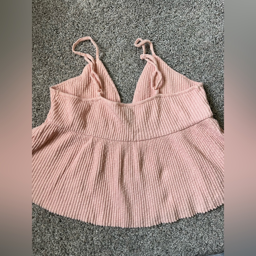 Cropped Pink Ribbed Tank - Picture 2 of 3